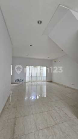 Di Sewakan Rumah Di Pearl Golf PIK, Jakarta Utara Di Sewakan Rumah Di Pearl Golf PIK, Jakarta Utara