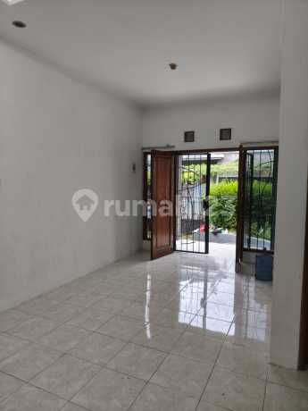 Dijual Rumah Bangunan 2 Lantai Siap Huni Minimalis Lokasi di Komplek Pasadena Residence Bandung Dijual Rumah Bangunan 2 Lantai Siap Huni Minimalis Lokasi di Komplek Pasadena Residence Bandung