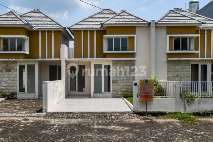 PYRUS PLUS DLX di Golden Berry Regency