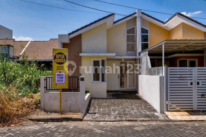 SAKURA PLUS di Golden Berry Regency SAKURA PLUS di Golden Berry Regency