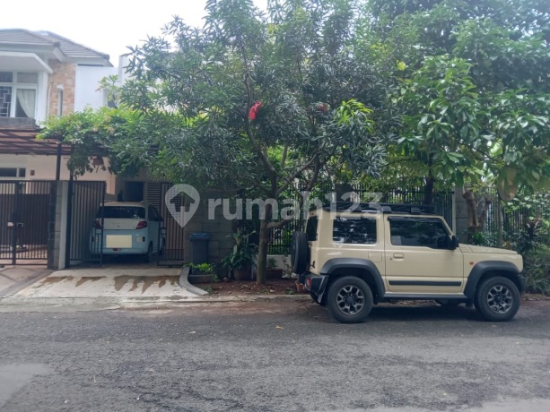 Investasi Terbaik! Rumah Ada Kolam Renang di Cluster Regina,Metland