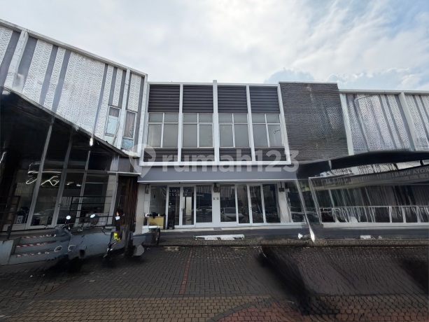 Ruko Gandeng Hadap Boulevard Kota Wisata Siap Pakai dan Premium Location Ruko di Compark Kota Wisata, Jl. Canadian Broadway, Limus Nunggal, Cileungsi, Bogor, Jawa Barat, Indonesia, 16820, Kota Wisata 120.0 M²