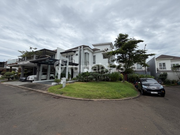 Rumah Hoek 3 Lantai dengan 5 Bedroom di Kota Wisata Rumah Hoek 3 Lantai dengan 5 Bedroom di Kota Wisata