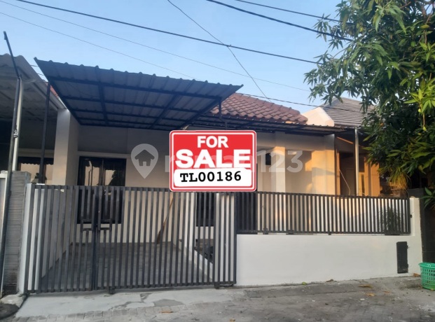 Dijual Rumah di Pakal Residence