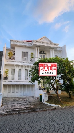 Dijual Rumah Villa Bukit Regency