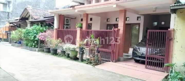 Rumah Siap Huni di Pondok Cikunir Indah Lokasi Strategis Bebas Banjir.
