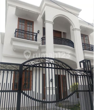 Rumah Cantik 2 Lantai Dijual di Komplek Ikip Duren Sawit Jakarta Timur Rumah Cantik 2 Lantai Dijual di Komplek Ikip Duren Sawit Jakarta Timur