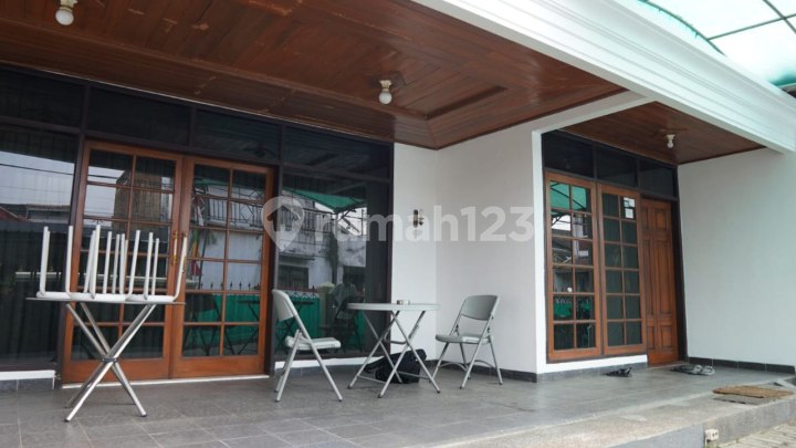 Rumah Hook 1 Lantai dengan Lebar Muka 12 Meter!