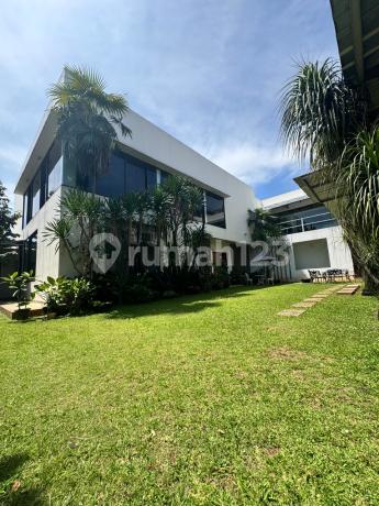 Rumah Modern Tropical House 2 Lantai di Puri Cinere dengan Halaman Luas di Lingkungan yang Exclusive dan Private Rumah Modern Tropical House 2 Lantai di Puri Cinere dengan Halaman Luas di Lingkungan yang Exclusive dan Private