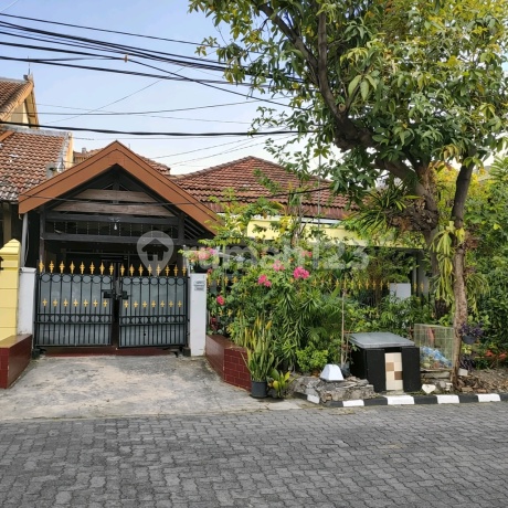 Rumah Luas Ketintang Permai Surabaya