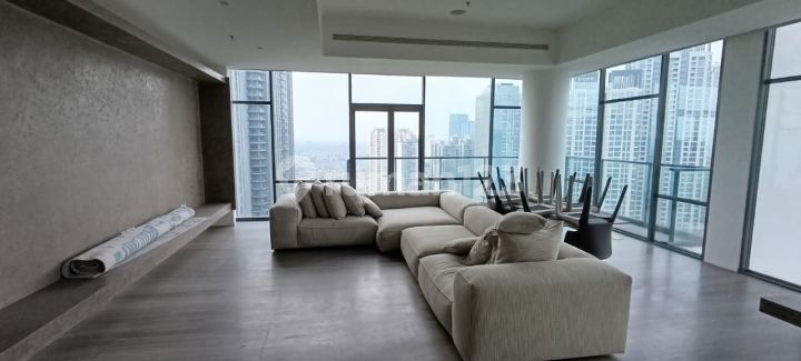 DiJual , Verde One East Tower , 3BR High Floor , Balconny - Harga Termurah