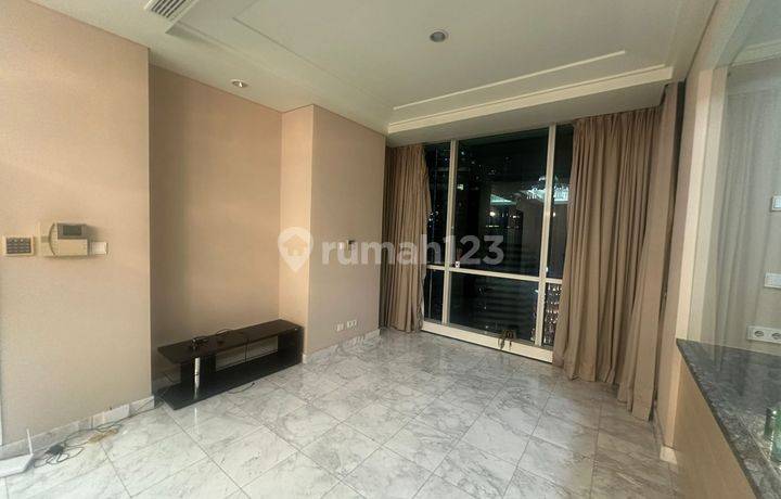 Apartement The Peak Residence Regis Tower Semi Furnished