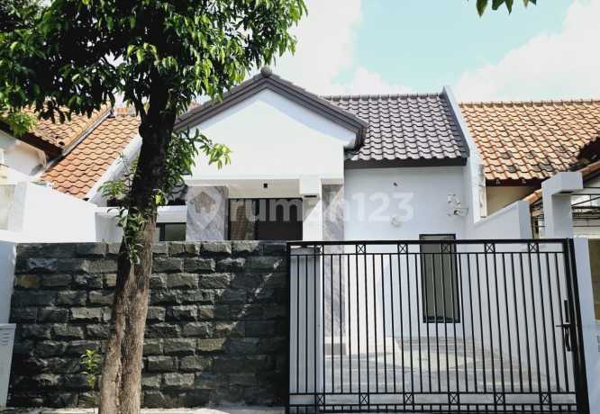 Dijual Rumah 1,5lt Renov Di Taman Puspa Raya Citraland, Surabaya