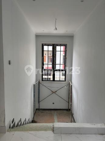 DIJUAL BRAND NEW RUMAH MEWAH AMERICAN CLASSIC DI CEMPAKA PUTIH TENGAH