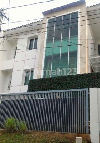 Rumah Indah 3 Lantai Siap Huni Lokasi Premium di Pondok Indah Niaga Hijau - Jakarta Selatan Rumah Indah 3 Lantai Siap Huni Lokasi Premium di Pondok Indah Niaga Hijau - Jakarta Selatan