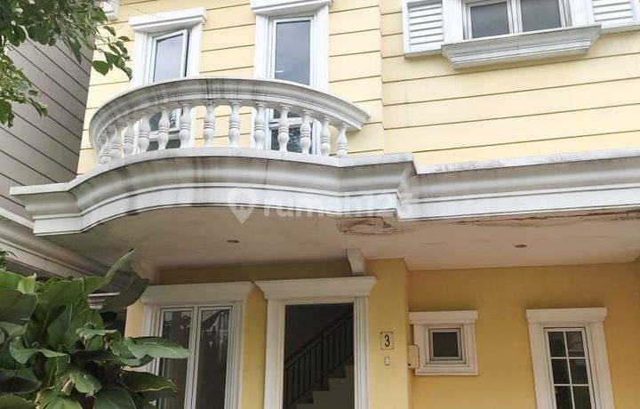 Rumah 3LT di Paramount Village Montana Village
