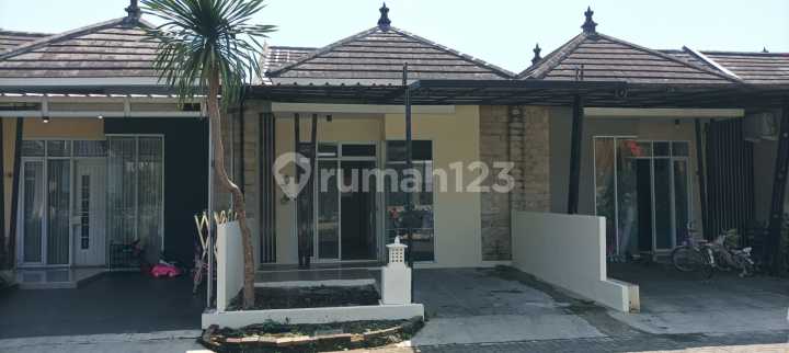 Nice Cheap House Fully Renovated in Mentari Permai Residence Complex Nice Cheap House Fully Renovated in Mentari Permai Residence Complex