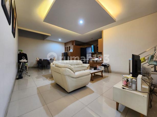 Rumah Mewah Murah Cantik Strategis Siap Huni Singgasana Pradana