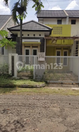 Jual Cepat Murah Rumah 1,5 Lantai di Komplek Buah Batu Regency