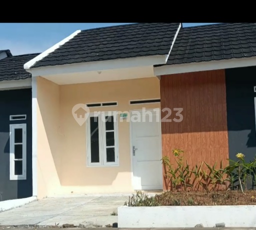 Rumah Minimalis Modern Dekat Puskesmas Parungkuda