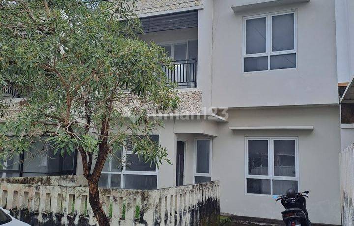 Dijual Rumah Sebelah Harvest Land Jimbaran Bali.