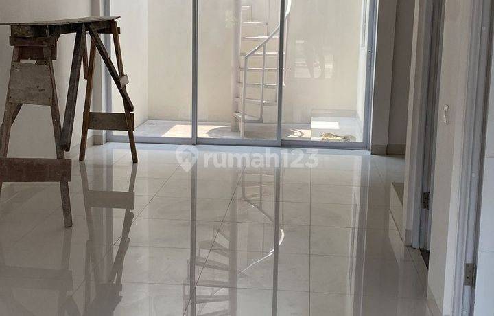Rumah 2 Lantai di Taman Ubud Permata Timur II Karawaci, Tangerang