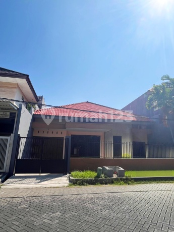 Rumah Baru Manyar, Luasan 200m , Shm, 3kt 