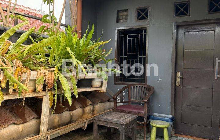 RUMAH 3 LANTAI DI GRIYA LEMBAH DEPOK