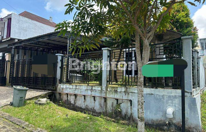 DIJUAL RUMAH HOOK DI PERUMAHAN BORNEO PARADISO