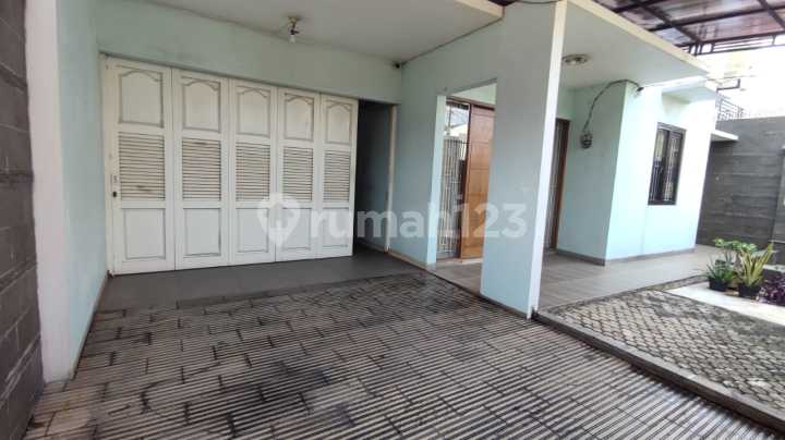 DIJUAL RUMAH BEKASI DALAM KOMPLEK TYTYAN INDAH 2 LANTAII BAGUS DIJUAL RUMAH BEKASI DALAM KOMPLEK TYTYAN INDAH 2 LANTAII BAGUS