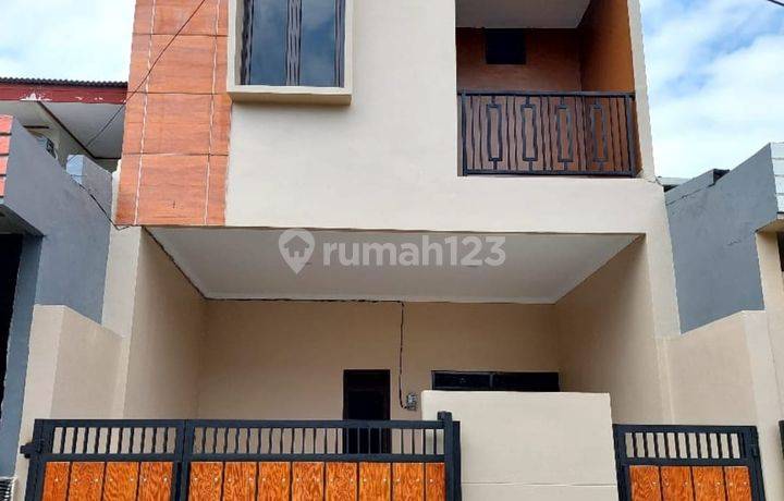 Dijual Harga Ekonomis Rumah Baru Jadi Tingkat 2 di Pondok Ungu Permai