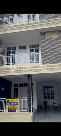 Rumah Cantik3 Lantai Jatinegara Barudekat Stasiun Klender Rumah Cantik3 Lantai Jatinegara Barudekat Stasiun Klender