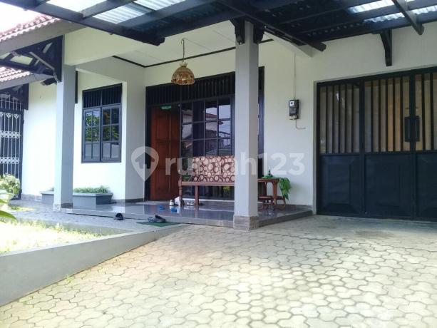 Rumah bagus, strategis di Srondol Asri Banyumanik Semarang Rumah bagus, strategis di Srondol Asri Banyumanik Semarang