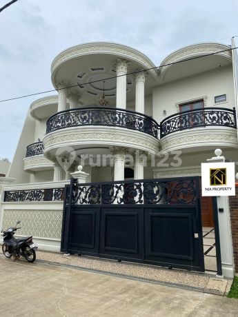 Rumah Bergaya American Classic di Depok City Cantik dan Mewah Rumah Bergaya American Classic di Depok City Cantik dan Mewah