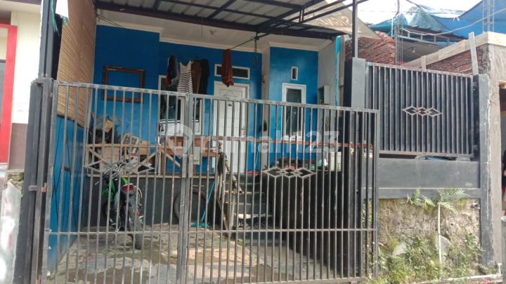 JUAL CEPAT RUMAH RENOVASI SIAP HUNI DI PADALARANG
