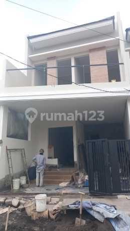 New 2-Story House in Wiyung Brantas Permai