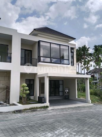 Rumah Mewah Dalam Perumahan Elit Di Laguna Spring Hill