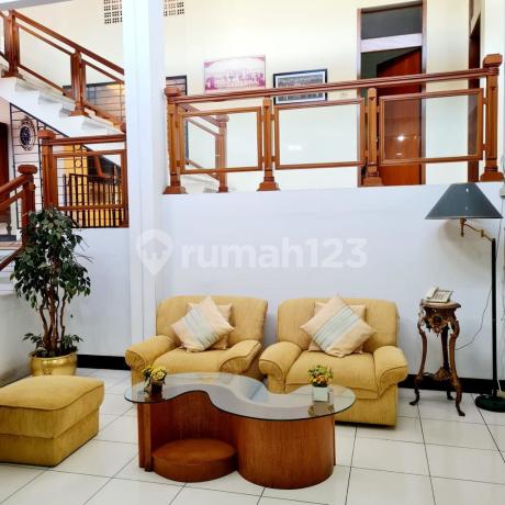 For Sale Rumah Mewah 5+1 Kamar Tidur di Budisari 1, Bandung Utara