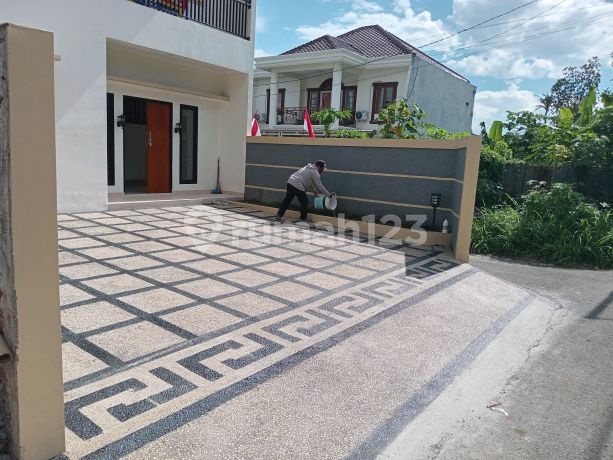 Terdekat ke Griya Arcamanik Rumah Luas Kamar Banyak Harga Murah di Arcamanik Antapani Bandung Dijual