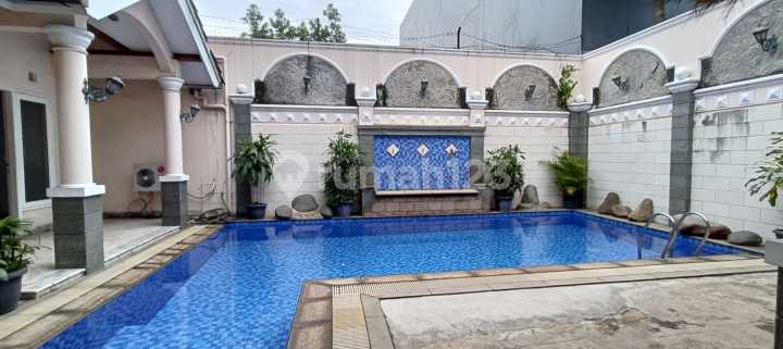 Dijual Rumah Nyaman Fasilitas Lengkap Ruang Kerja dan Lapangan Tenis di BSD Dijual Rumah Nyaman Fasilitas Lengkap Ruang Kerja dan Lapangan Tenis di BSD