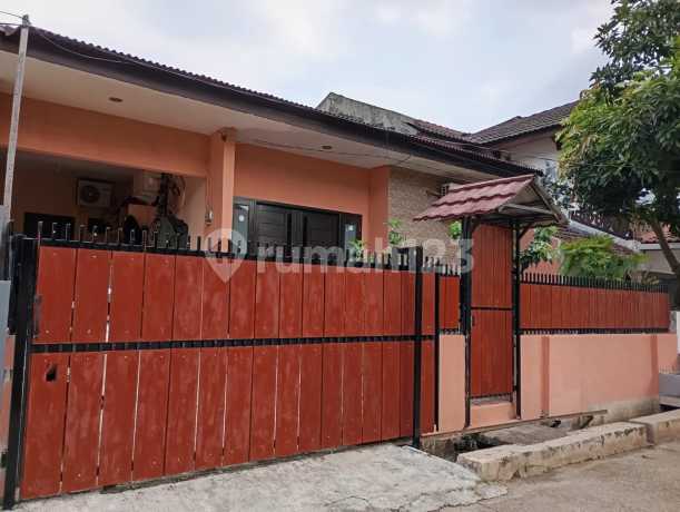 Selling at a Loss: Pondok Aren House in Bintaro, Taman Mangu Indah Selling at a Loss: Pondok Aren House in Bintaro, Taman Mangu Indah