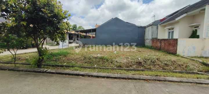 Dijual Kavling Hoek luas 149m di Cluster Taman Sakura Bekasi