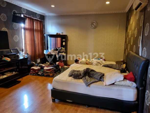 Dijual rumah 1 1/2 lantai siap huni
