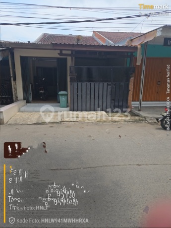 House by the Highway Villa Tomang Baru Pasar Kemis