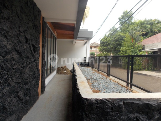 Dijual Rumah Bintaro Sektor 9 dengan Kolam Renang Dijual Rumah Bintaro Sektor 9 dengan Kolam Renang