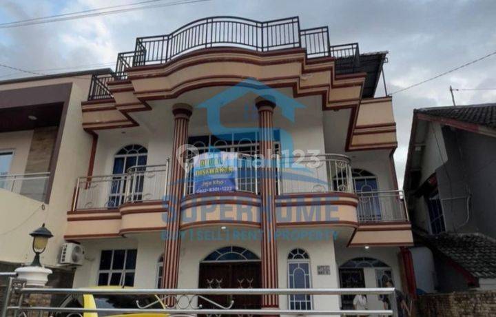 Dijual Rumah Cantik Orchid Park 3 Lantai di Batam Centre