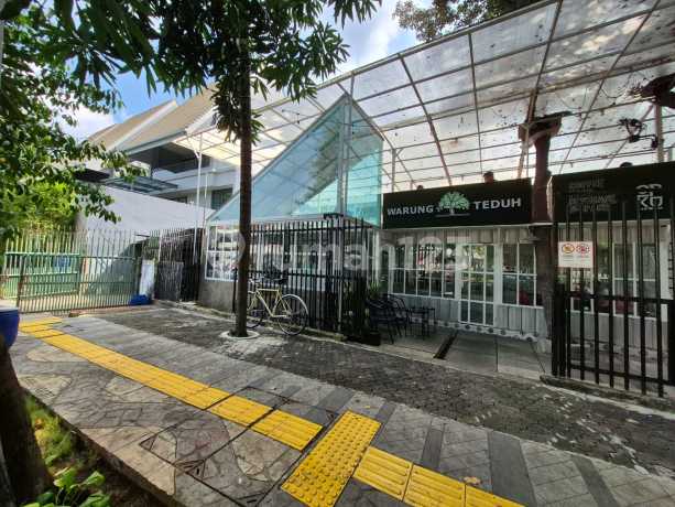 Dijual Hitung Tanah Saja Bentuk Agak Trapesium(bangunan Rumah 1 Lantai Dgn Paviliun). Jalan Lebar Depan Rumah N Ada Taman.