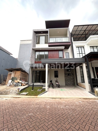 Self-Sufficient Building House, Atlanta Village Cluster, Gading Serpong, Tangerang