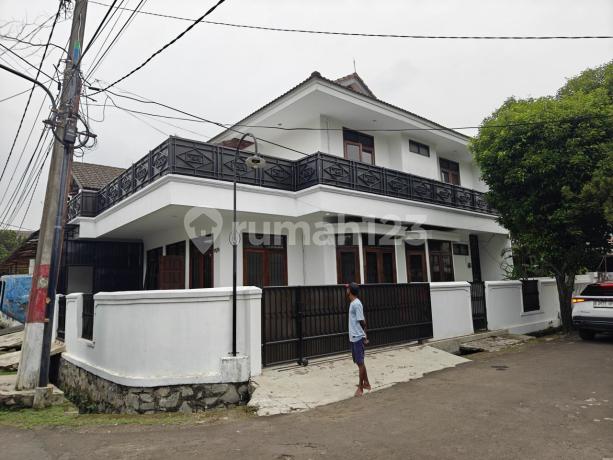 Dijual Rumah 2 Lantai Di Komplek Sarana Indah Permai