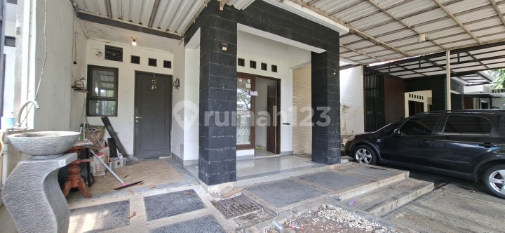 For Quick Sale: Ready-to-Occupy Flood-Free House in Boulevard Graha Raya Bintaro, Tangsel